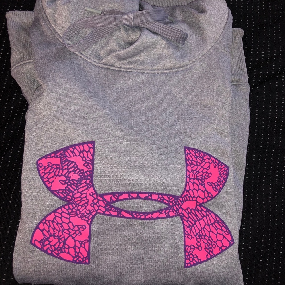 Under Armour sweatshirt